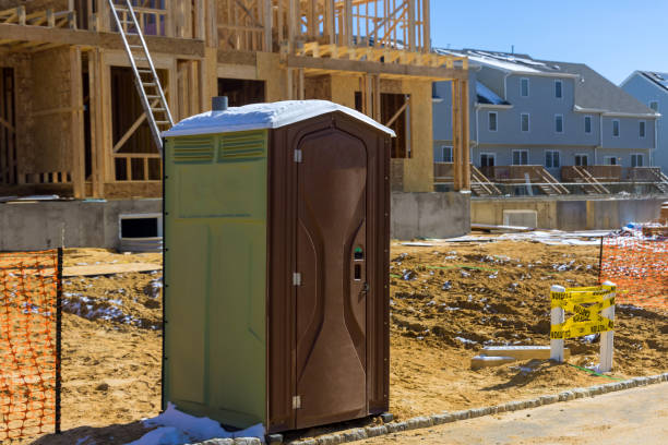 Best Portable restroom trailer rental  in Niles, OH
